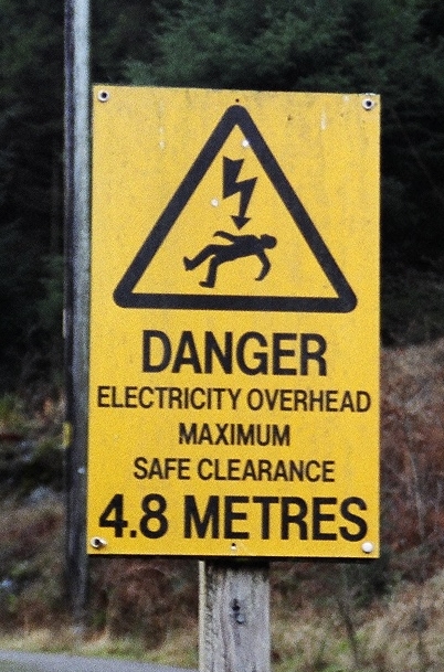 Forrestry commission height warning sign